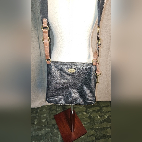 Vintage Fossil Black Pebbled Leather Explorer Triple Zip Black Crossbody Bag - Picture 8 of 13